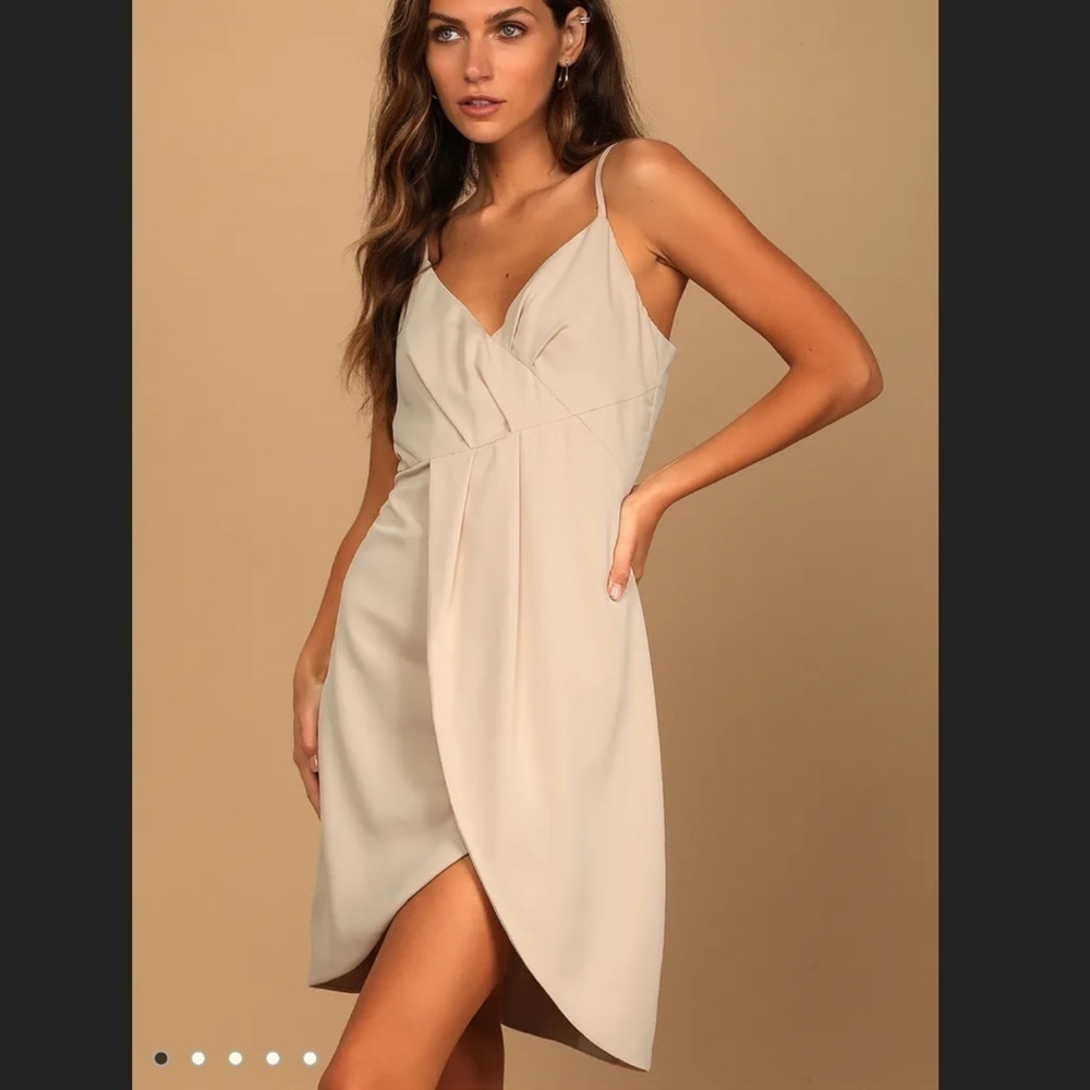 Lulu’s Stunning Upgrade Beige Tulip Midi Dress Size Small NWT